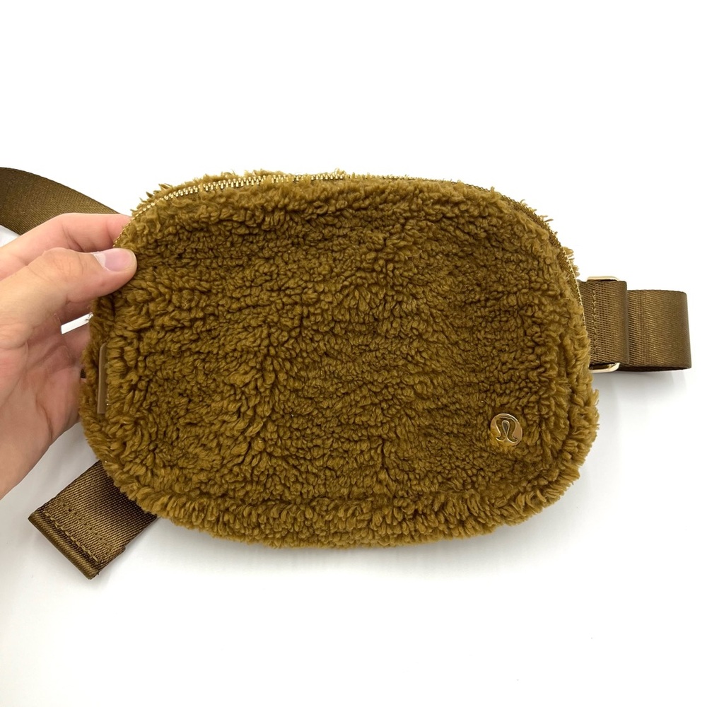 Lululemon Athletica Tan Plush Crossbody Bag - Brown & Gold - Picture 2 of 13